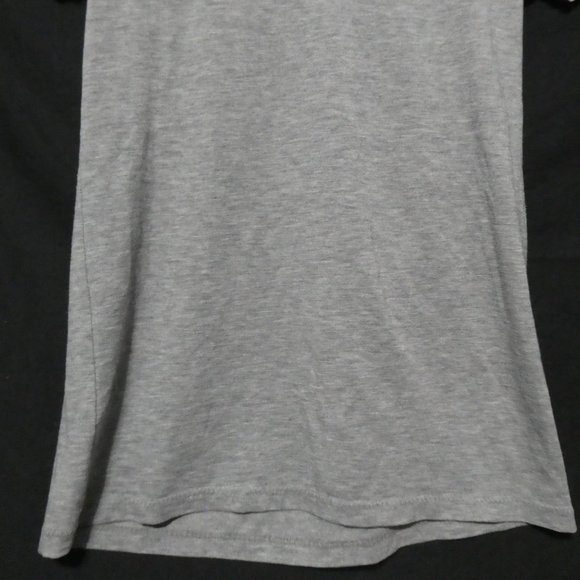 NOLLIE medium V-neck tee, EUC - Picture 6 of 10